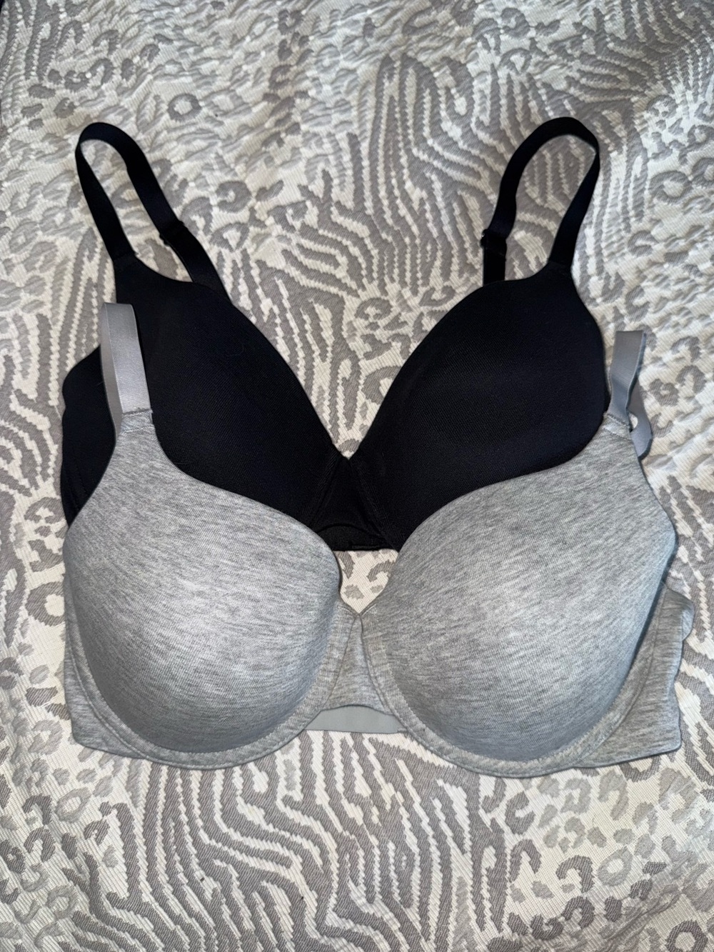 Black & Light Gray Seamless T-Shirt Bras